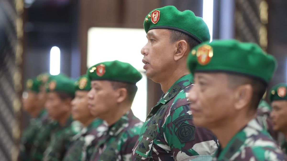 Contoh Pemimpin yang Tidak Tepat: Perwira Menghina Sersan Kepala yang Lebih Senior