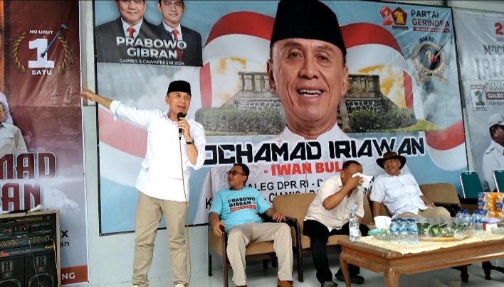 Iwan Bule Melakukan Interaksi Langsung dengan Masyarakat di Jabar, Mulai dari PKL hingga Pelaku UMKM, Demi Menyerap Aspirasi