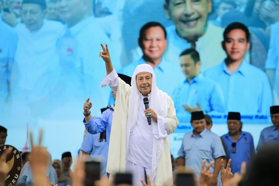 Prabowo dan Sukarelawan Menghadiri Acara Bershalawat Bersama Habib Luthfi di Serang