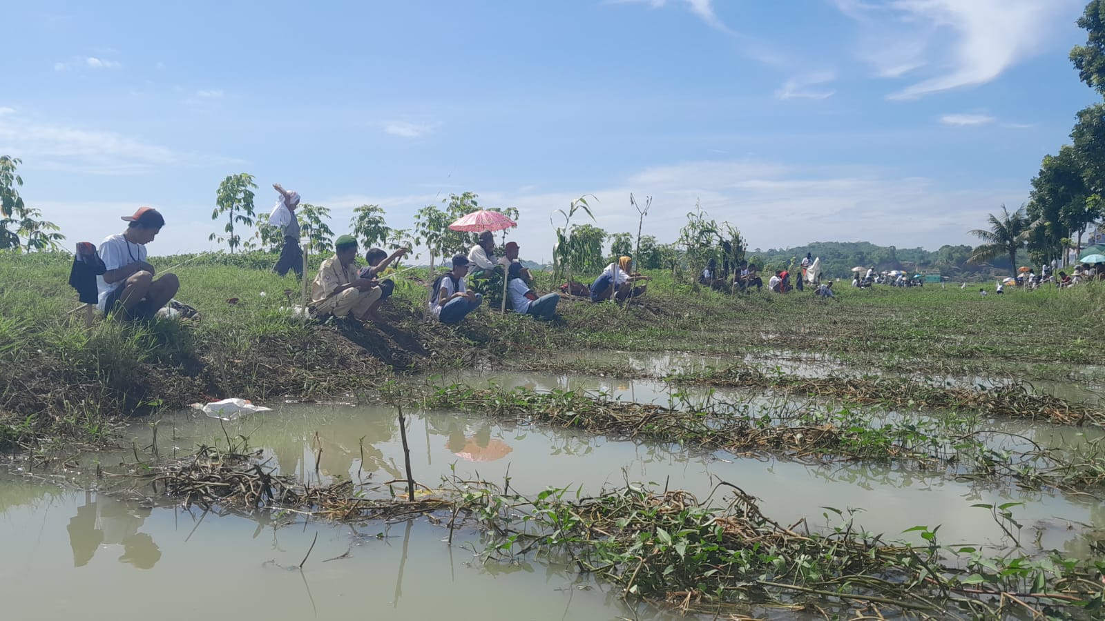 Caleg DPR RI Dapil Jabar X, Rokhmat Ardiyan, Menunjukkan Suara Menarik Melalui Acara Mancing Mania di Pangandaran