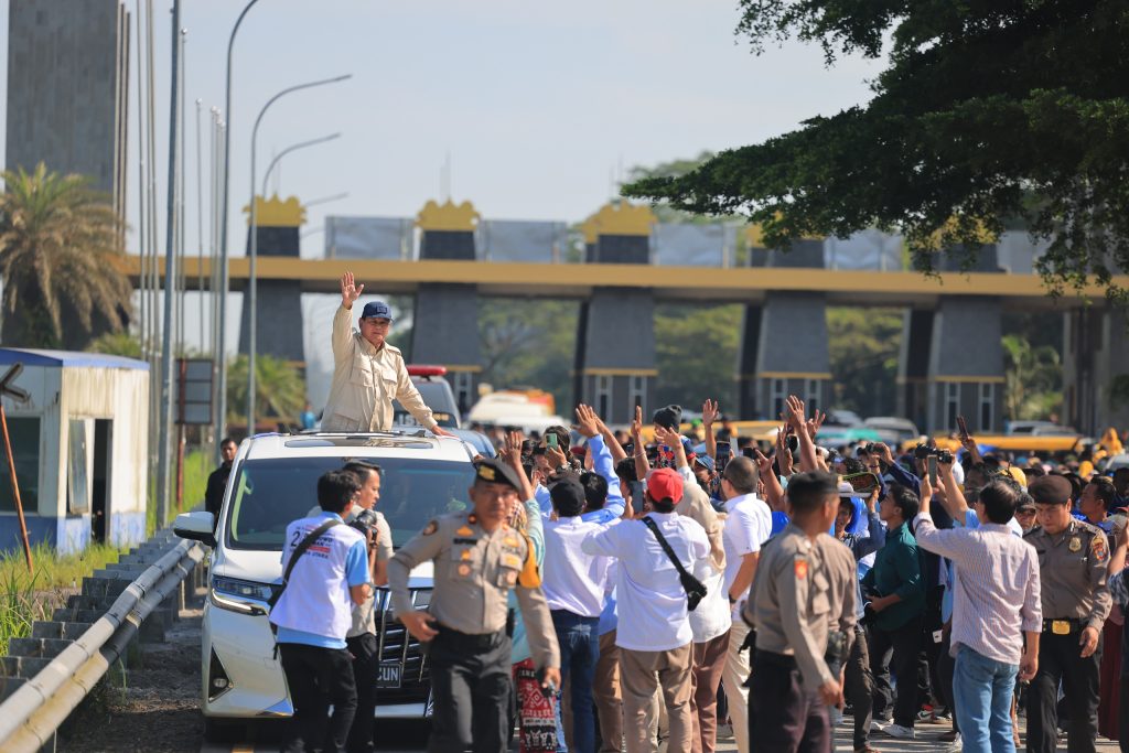 Pilih Prabowo sebagai Presiden yang Membela Rakyat dan Berada di Tengah