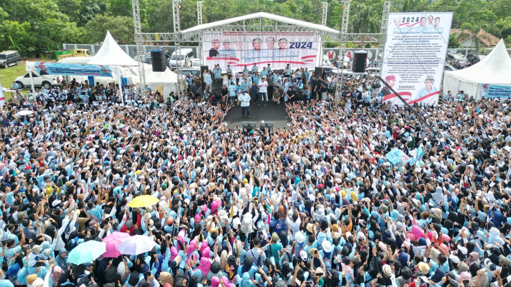 Prabowo Mengingatkan Warga Subang untuk Tetap Waspada dan Memeriksa Surat Suara dengan Telitiagar Tidak Ada yang Tercecer atau Rusak