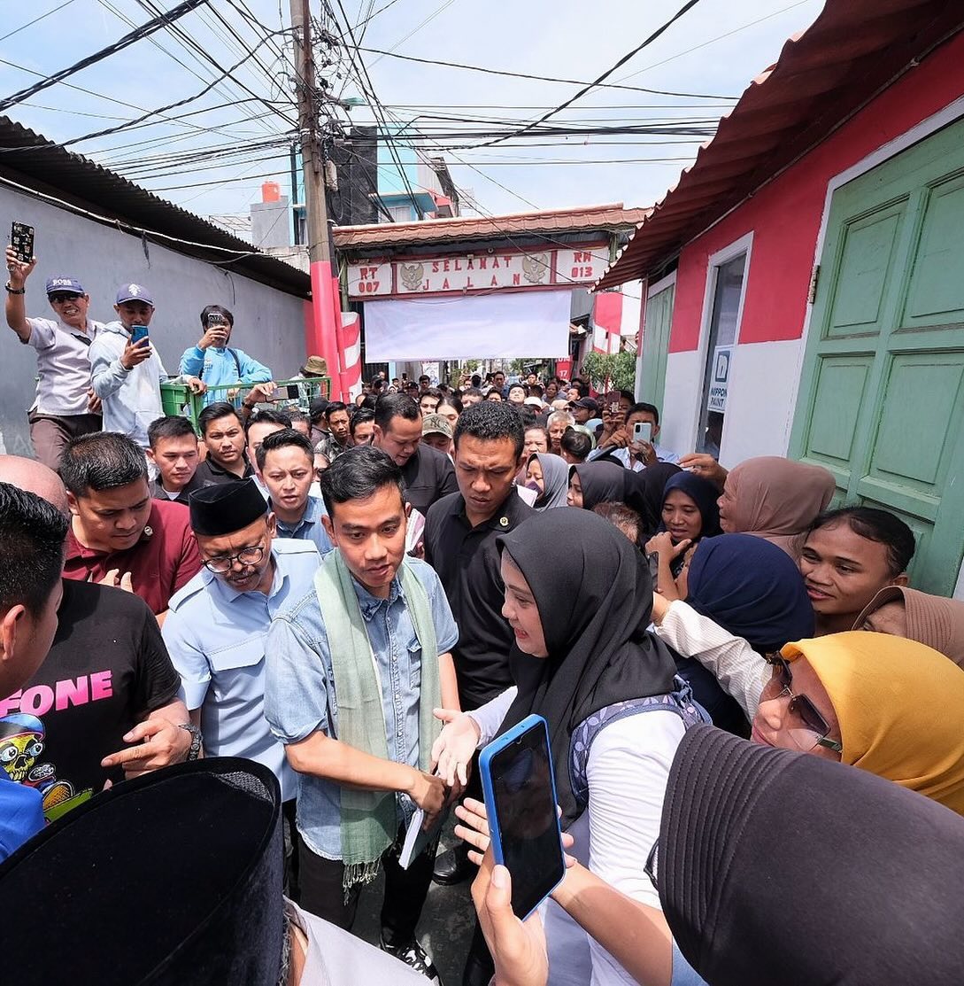 Gibran Berkeliling ke Gang-gang di Warakas