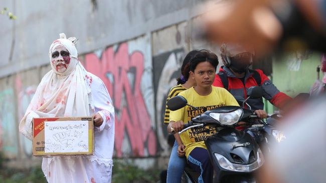 Jangan Kaget! Pocong Bergerak Tanpa Melompat, Tapi Seperti Ini..