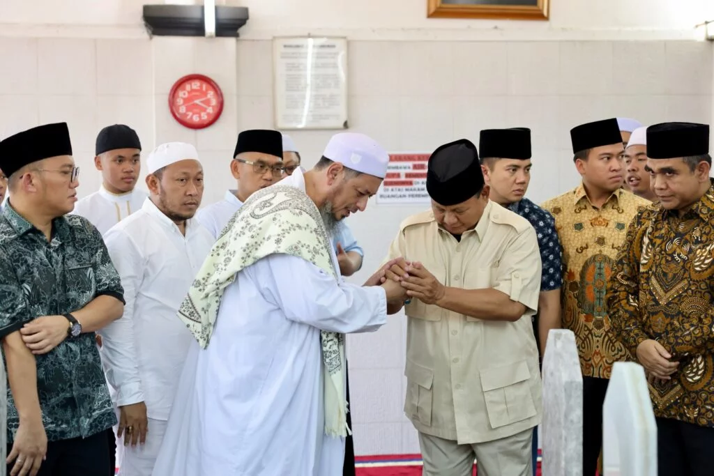 Prabowo Subianto Memohon Doa dari Habib Ali Kwitang agar Pekerjaan Kita Lancar di Masa Depan