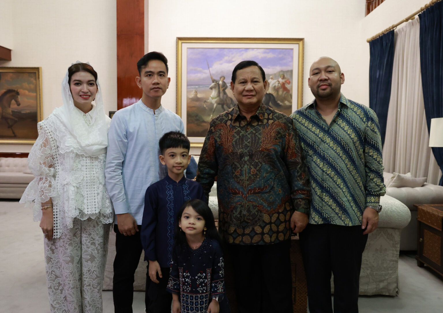 Eid al-Fitr 1445 H: Prabowo Subianto Holds Halal Bihalal Event with Gibran and Family at Kertanegara