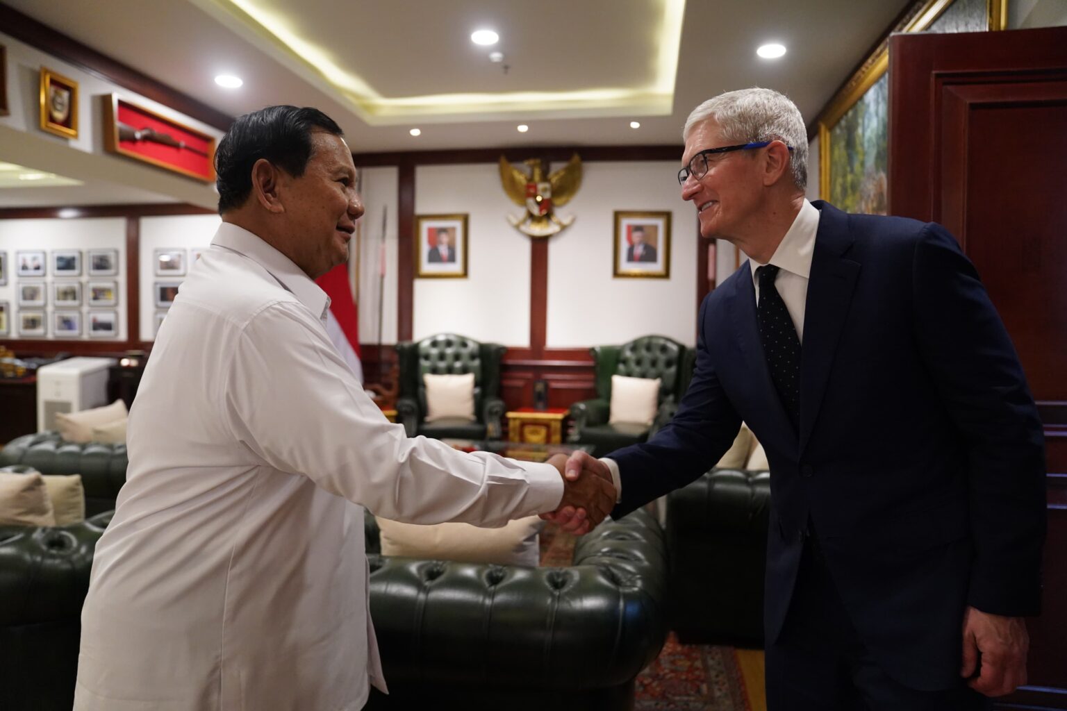 Tim Cook, Apple CEO, Visits President-Elect Prabowo Subianto Following Congratulatory Letter