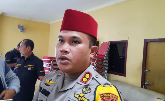 Polisi Menangkap Pria yang Tidak Membayar Tagihan Makanan Lengkap di Warung Tegal