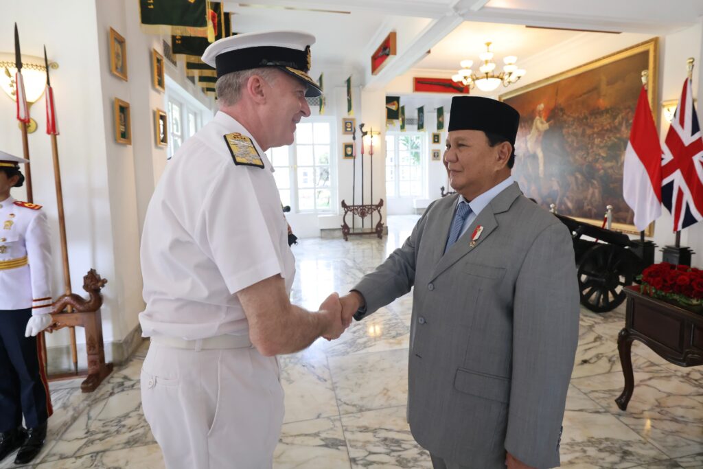 Prabowo Subianto meets with UK Chief of Defence Staff to talk about strengthening defense partnership between Indonesia and United Kingdom.