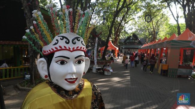 Anak Betawi Sukses Meraup Kekayaan dengan Menjual Makanan dari Bahan Daur Ulang