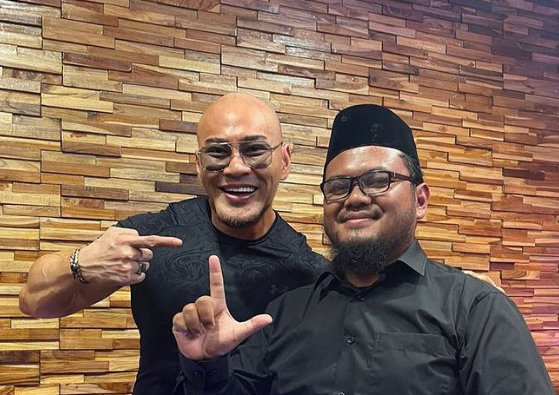 Guru Gembul Terbongkar Berjualan Air, Dapat Kendaraan Sport dan Rumah Mewah dengan Bisnis Agama