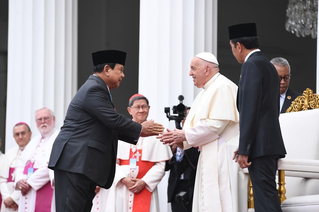 Prabowo Subianto Memposting Momen Bersalaman dengan Paus Fransiskus: Indonesia Diakui atas Keberagaman dan Harmoni