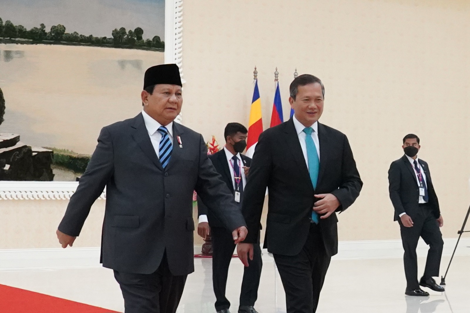 Prabowo Subianto strengthens collaboration for ASEAN development by meeting Cambodian PM and Senate President