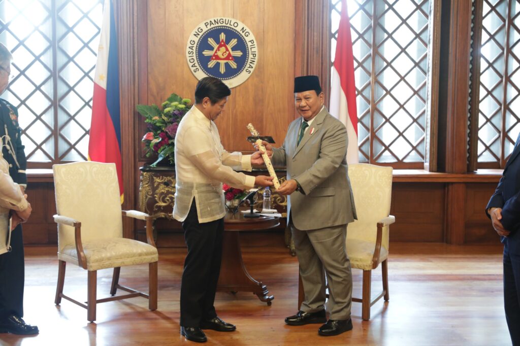 Prabowo Subianto meets with President Marcos Jr. in the Philippines, highlights dedication to enhancing Asian ties